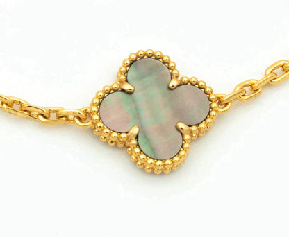 [⭐Novea] CLOVER 5 MOTIF GRAY MOP BRACELET COLLECTION