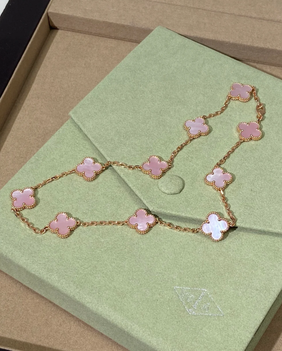 [⭐Novea Jewellery] Pink Necklace with Ten Clover Designs