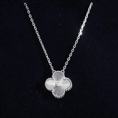 [⭐Novea]CLOVER  15MM DIAMOND LASER NECKLACE SILVER