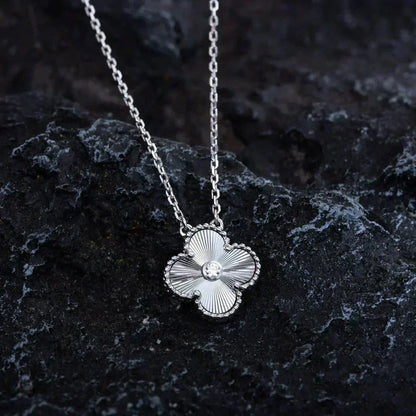 [⭐Novea]CLOVER  15MM DIAMOND LASER NECKLACE SILVER
