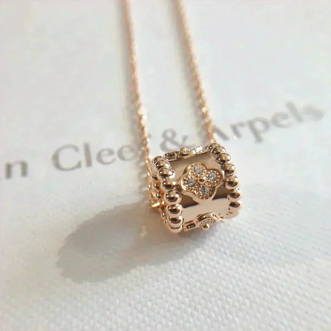 [⭐Novea]PERLEE PEDANT NECKLACE GOLD / ROSE GOLD