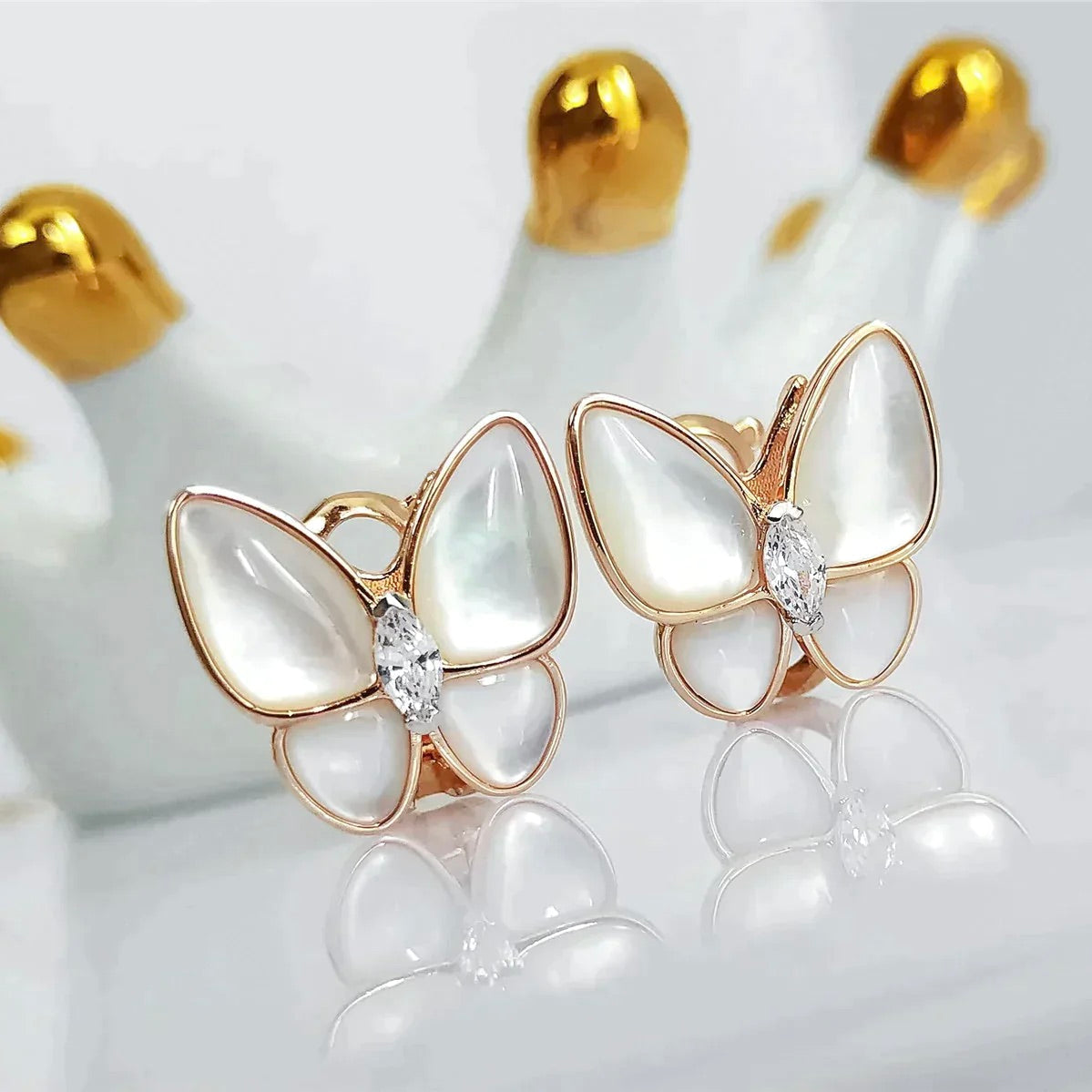 [⭐Novea]BUTTERFLY MOP DIAMOND EARRINGS