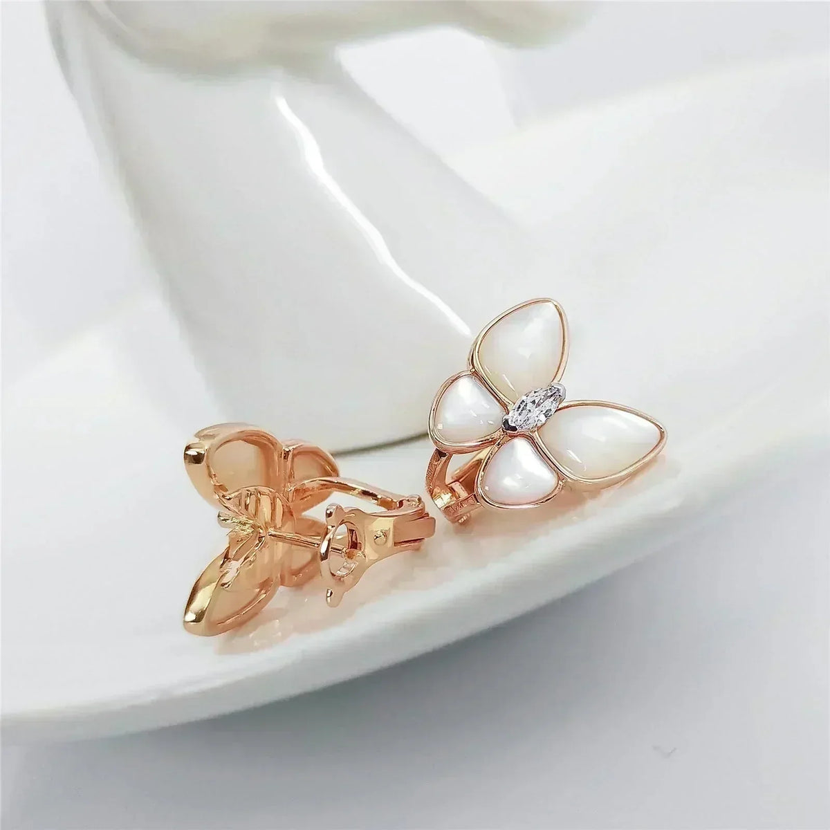 [⭐Novea]BUTTERFLY MOP DIAMOND EARRINGS