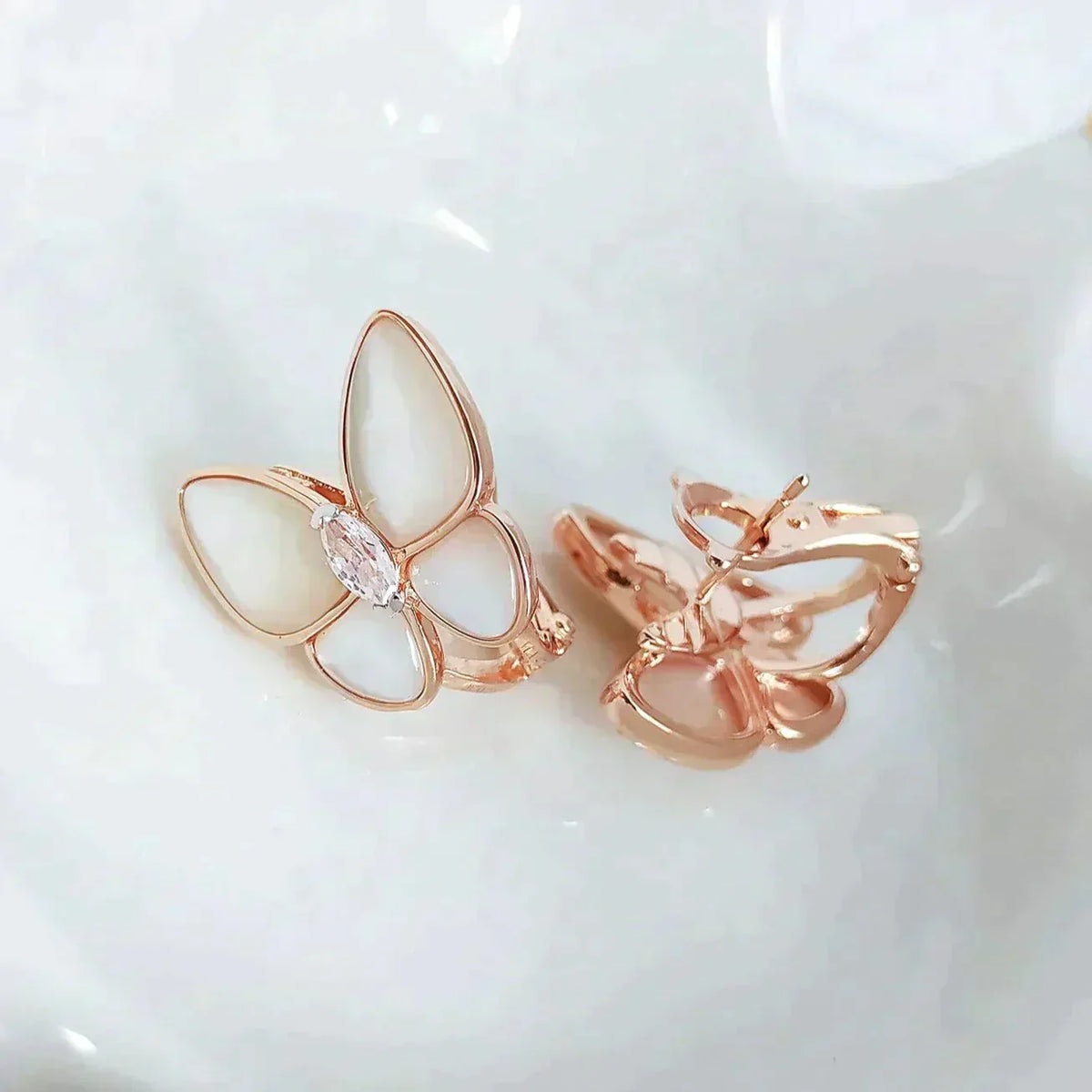 [⭐Novea]BUTTERFLY MOP DIAMOND EARRINGS