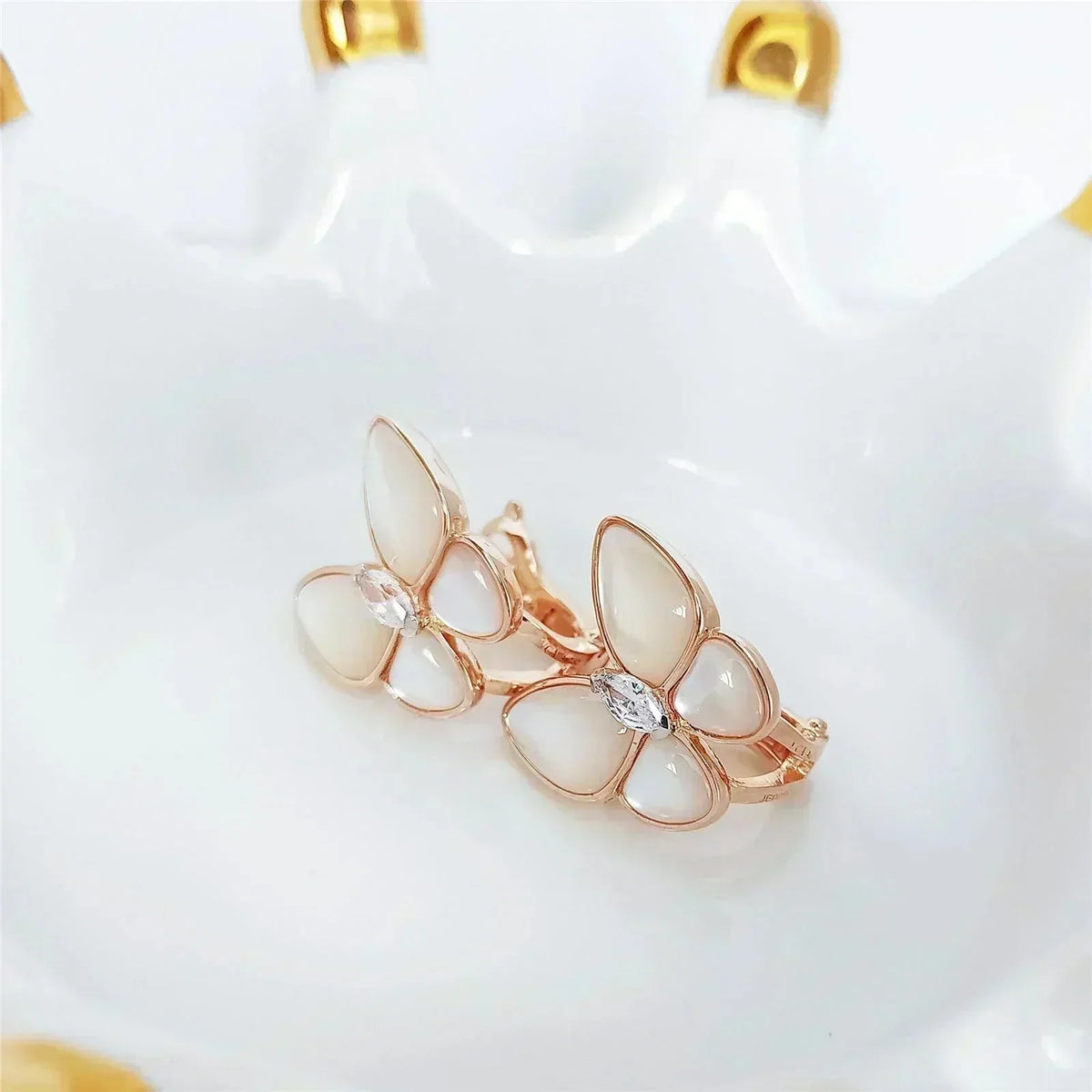 [⭐Novea]BUTTERFLY MOP DIAMOND EARRINGS