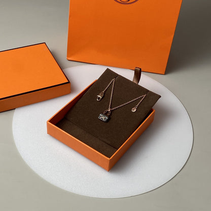[⭐Novea]CONSTANCE BLACK PEDANT PINK GOLD NECKLACE