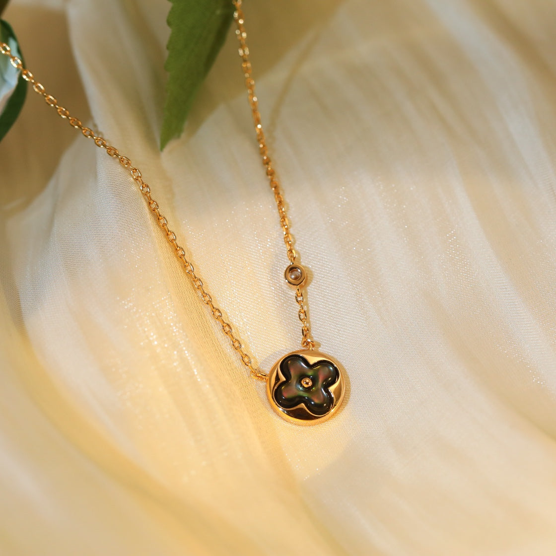 [⭐Novea]SUN PEDANT PINK GOLD 1 DIAMOND NECKLACE