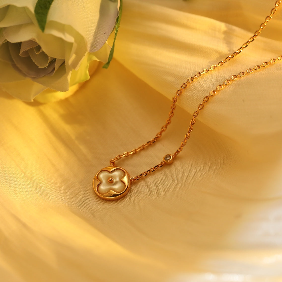 [⭐Novea]SUN PEDANT PINK GOLD 1 DIAMOND NECKLACE