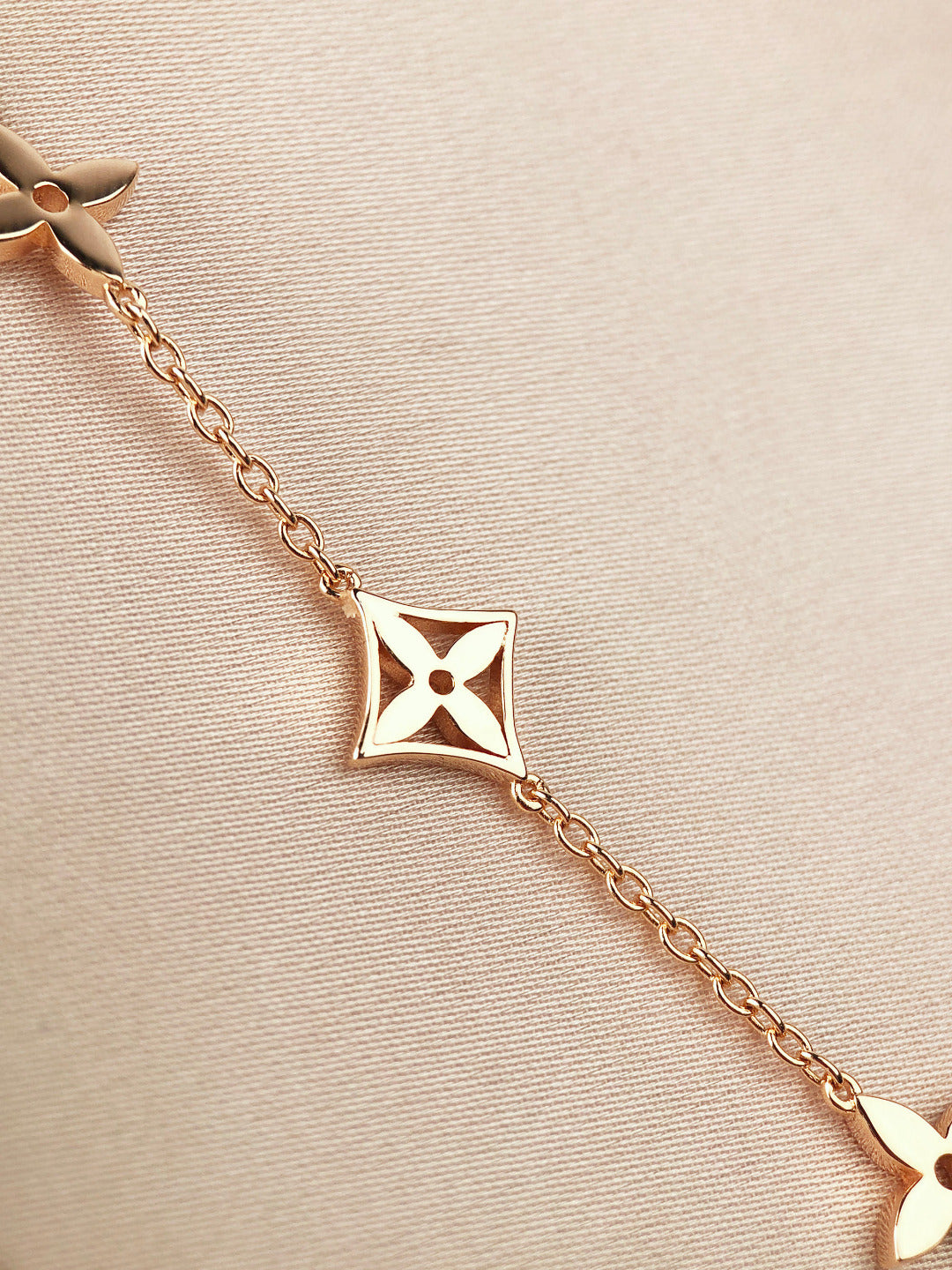 [⭐Novea]STAR AND SUN 7 MOTIFS GOLD BRACELET