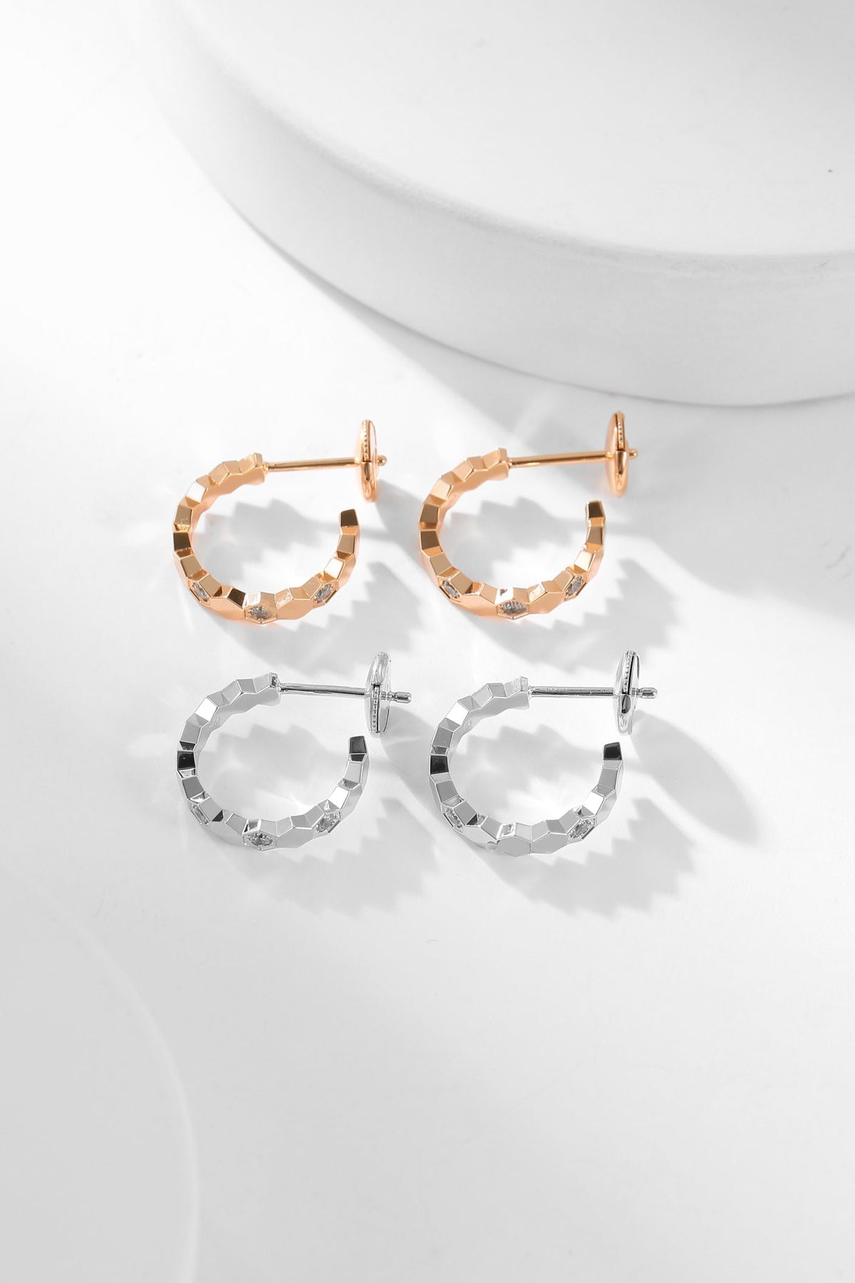 [⭐Novea]BEE LOVE DIAMOND HOOP EARRINGS