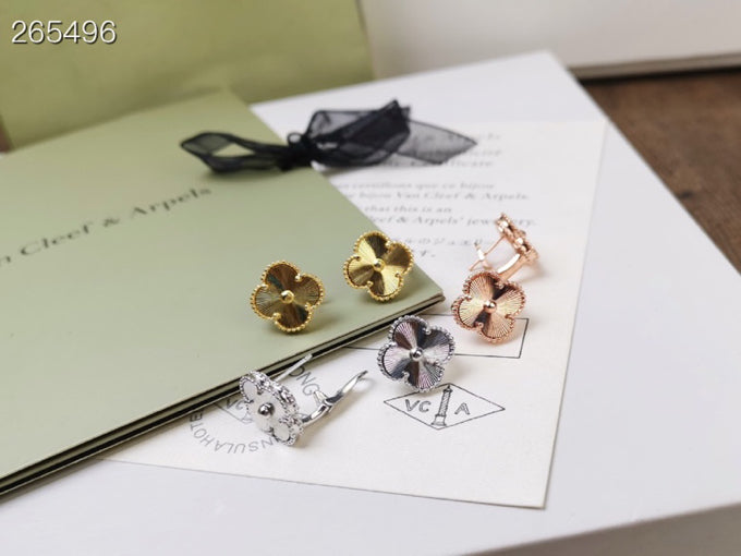 [⭐Novea]CLOVER MEDIUM STUD EARRINGS
