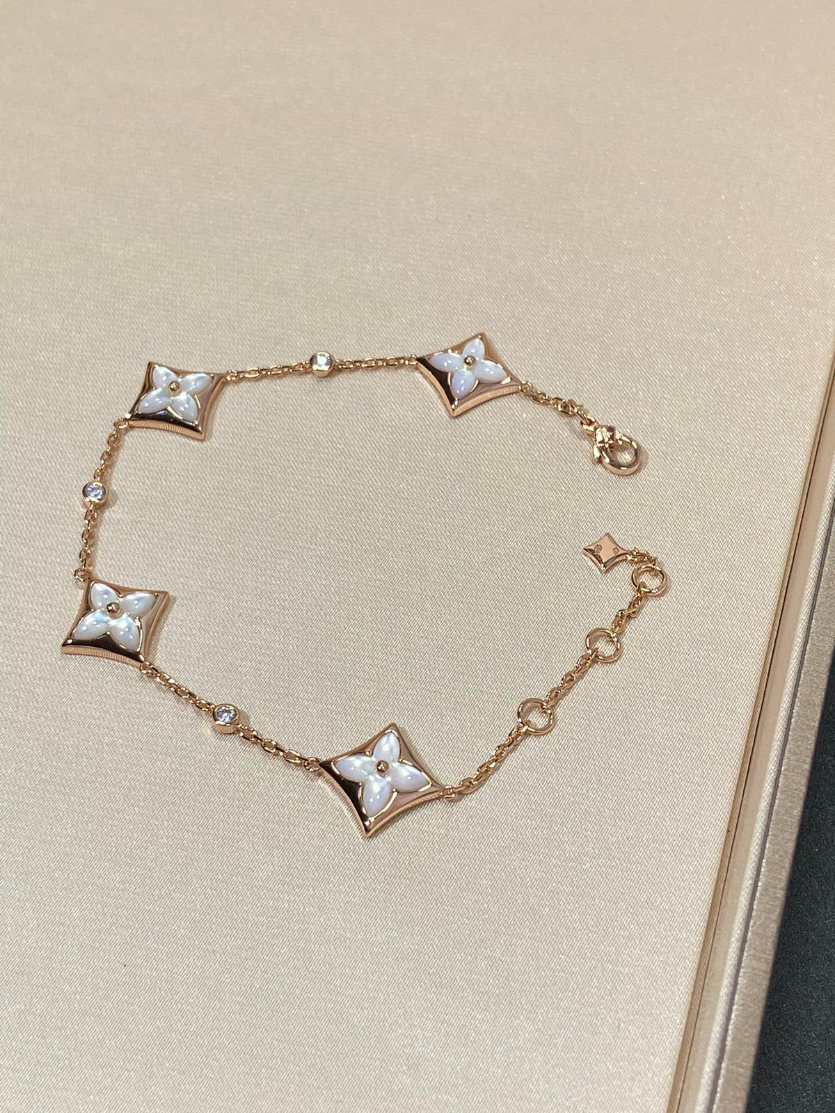 [⭐Novea]STAR 4 MOTIF MOP DIAMOND PINK GOLD BRACELET