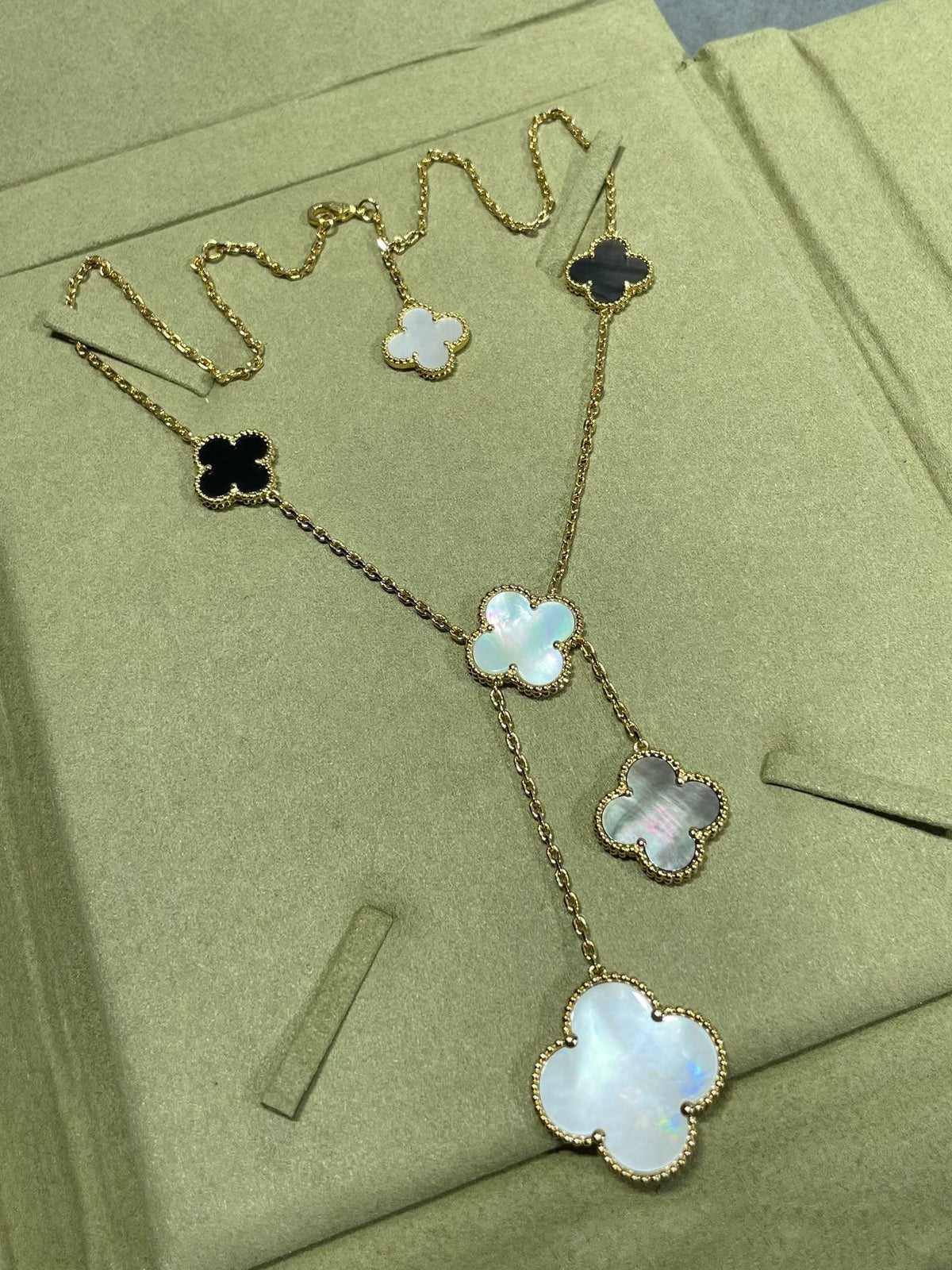[⭐Novea]CLOVER 6 MOTIF MOP ONYX GOLD NECKLACE