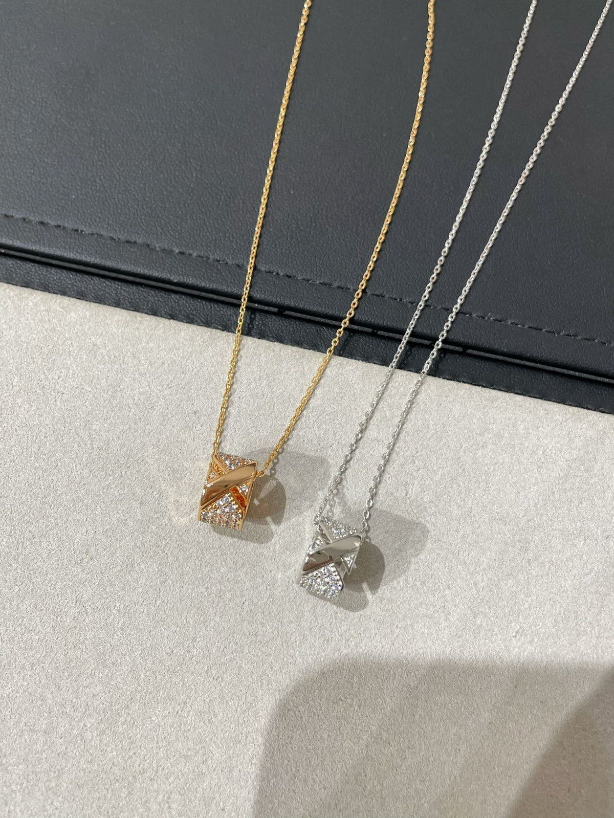 [⭐Novea]LIENS EVIDENCE DIAMOND PAVED NECKLACE