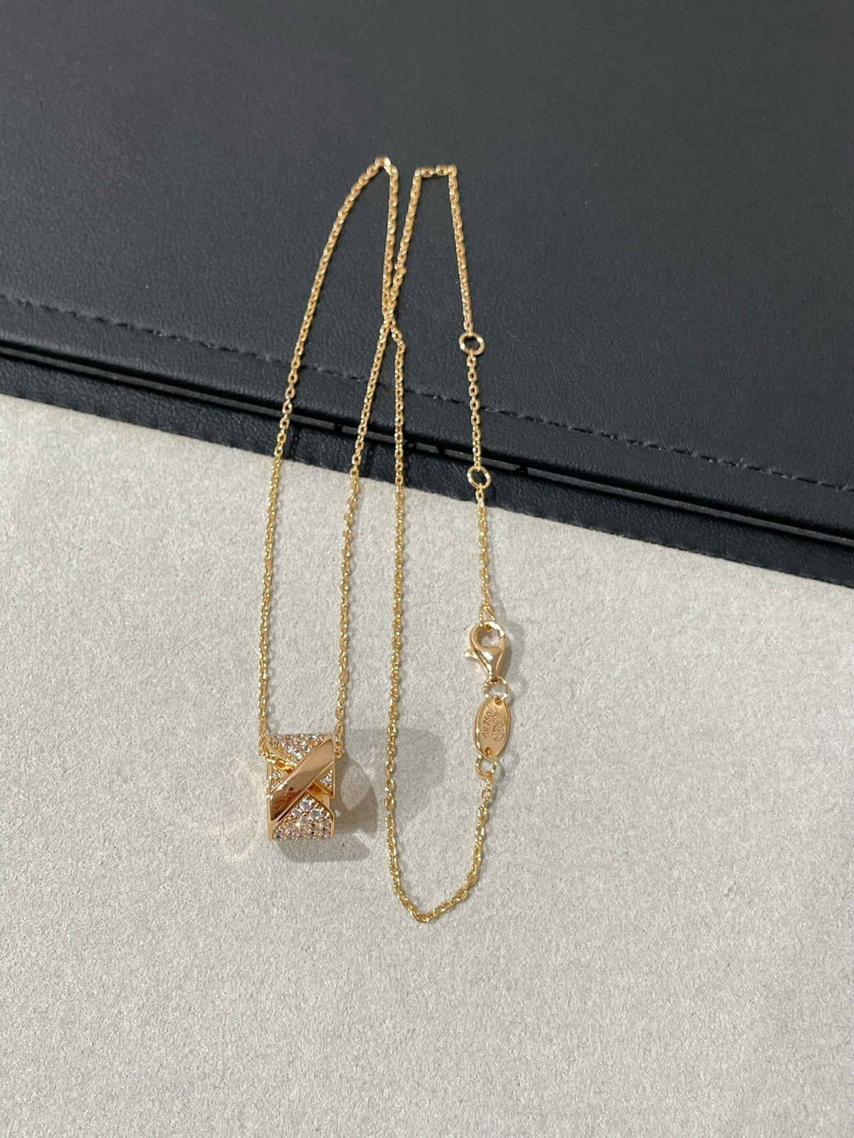[⭐Novea]LIENS EVIDENCE DIAMOND PAVED NECKLACE