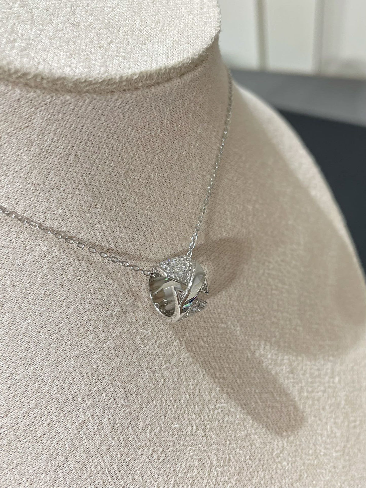 [⭐Novea]LIENS EVIDENCE DIAMOND PAVED NECKLACE