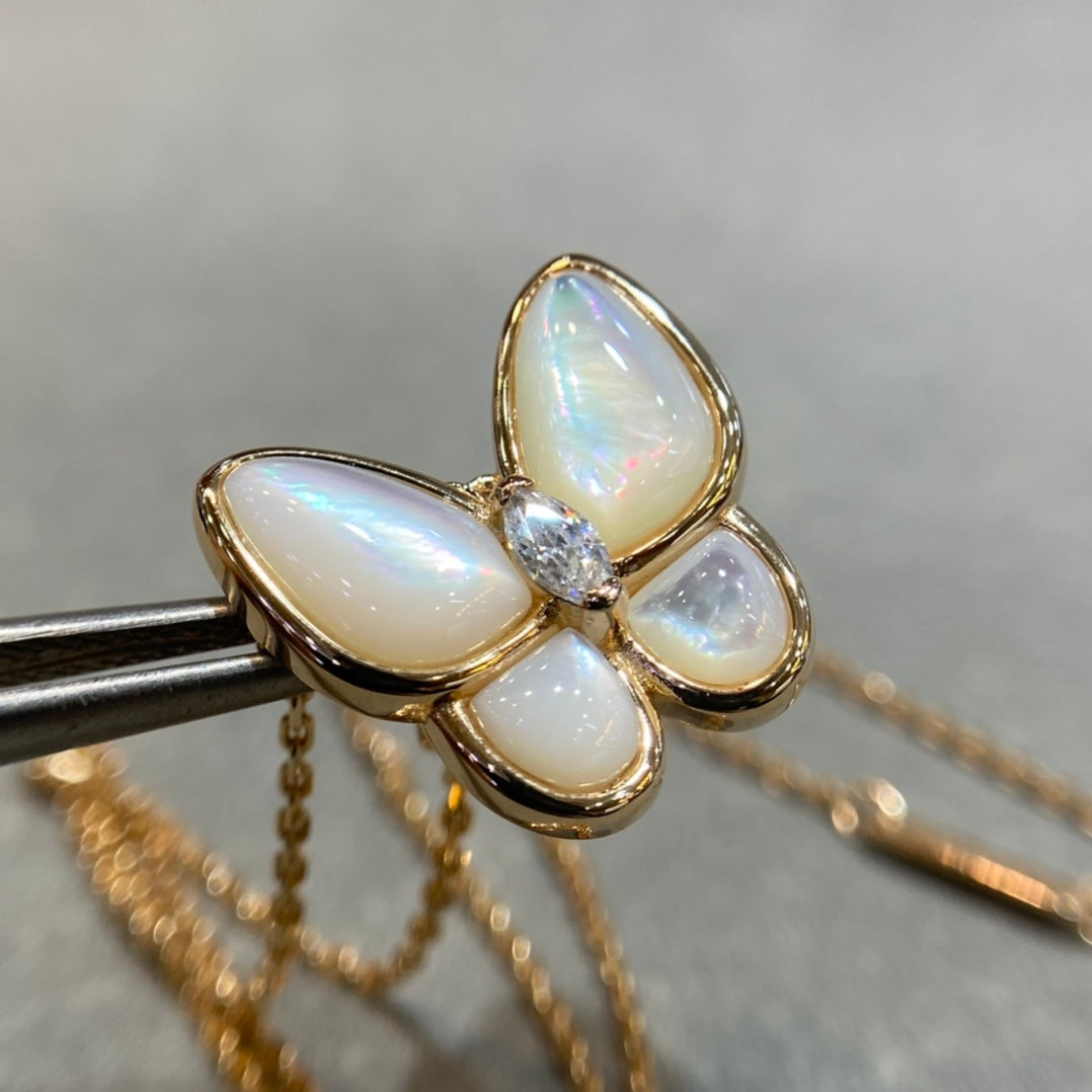 [⭐Novea]BUTTERFLY MOP DIAMOND NECKLACE