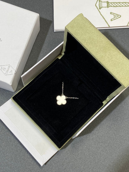 [⭐Novea]CLOVER MEDIUM SILVER WHITE MOP NECKLACE