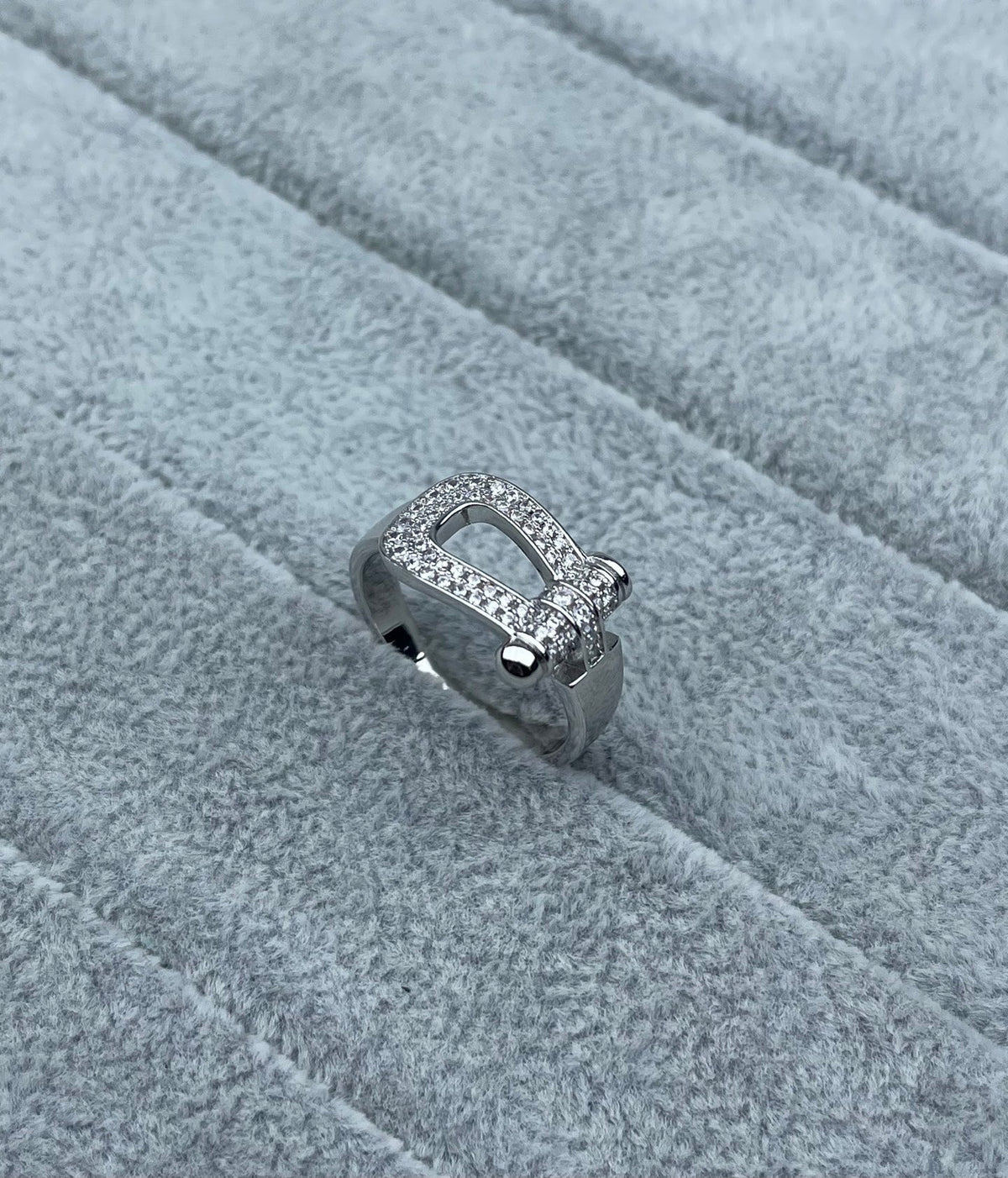 [⭐Novea]Wide Hoof-Shaped Diamond-Studded Ring