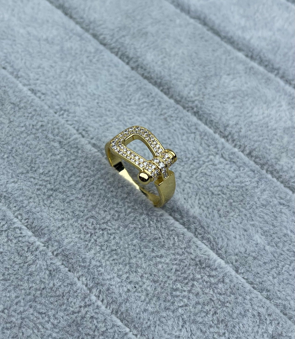 [⭐Novea]Wide Hoof-Shaped Diamond-Studded Ring