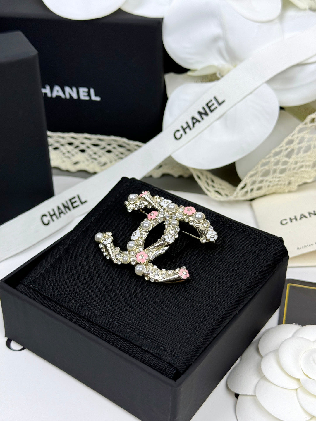 [⭐Novea]26C Pink-White Enamel Ice Cream Cone Double C Brooch