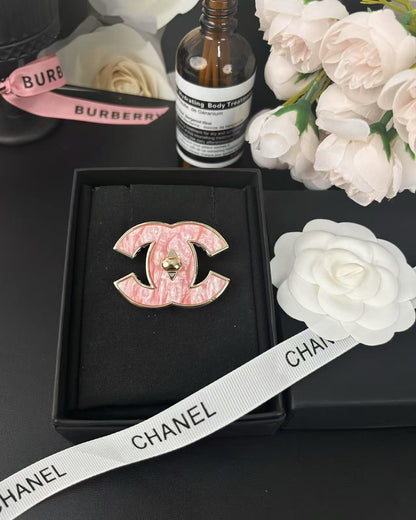 [⭐Novea]Pink Resin Classic Brooch 5cm