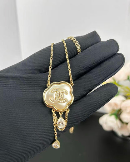 [⭐Novea]Cloud Pearl Mother-of-Pearl Diamond Chain Pendant Necklace