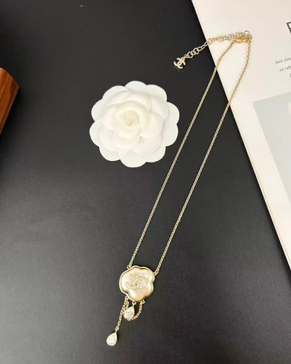 [⭐Novea]Cloud Pearl Mother-of-Pearl Diamond Chain Pendant Necklace