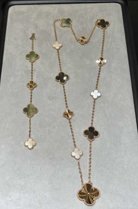 [⭐Novea]DETACHABLE CLOVER 15(11+4) FLOWER SILVER NECKLACE SET