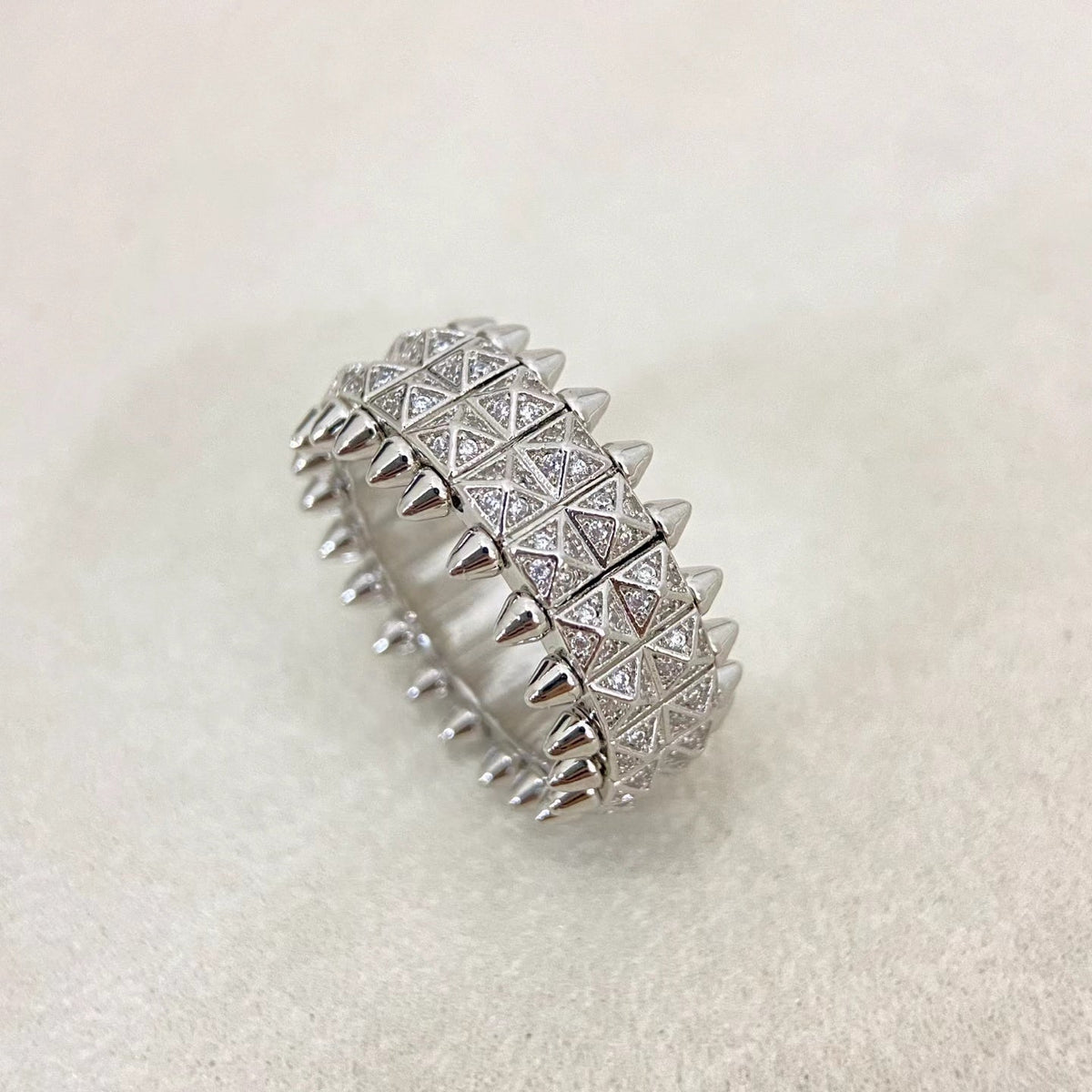 [⭐Novea]CLASH DOUBLE-ROW RIVET RING WITH DIAMOND SETTING