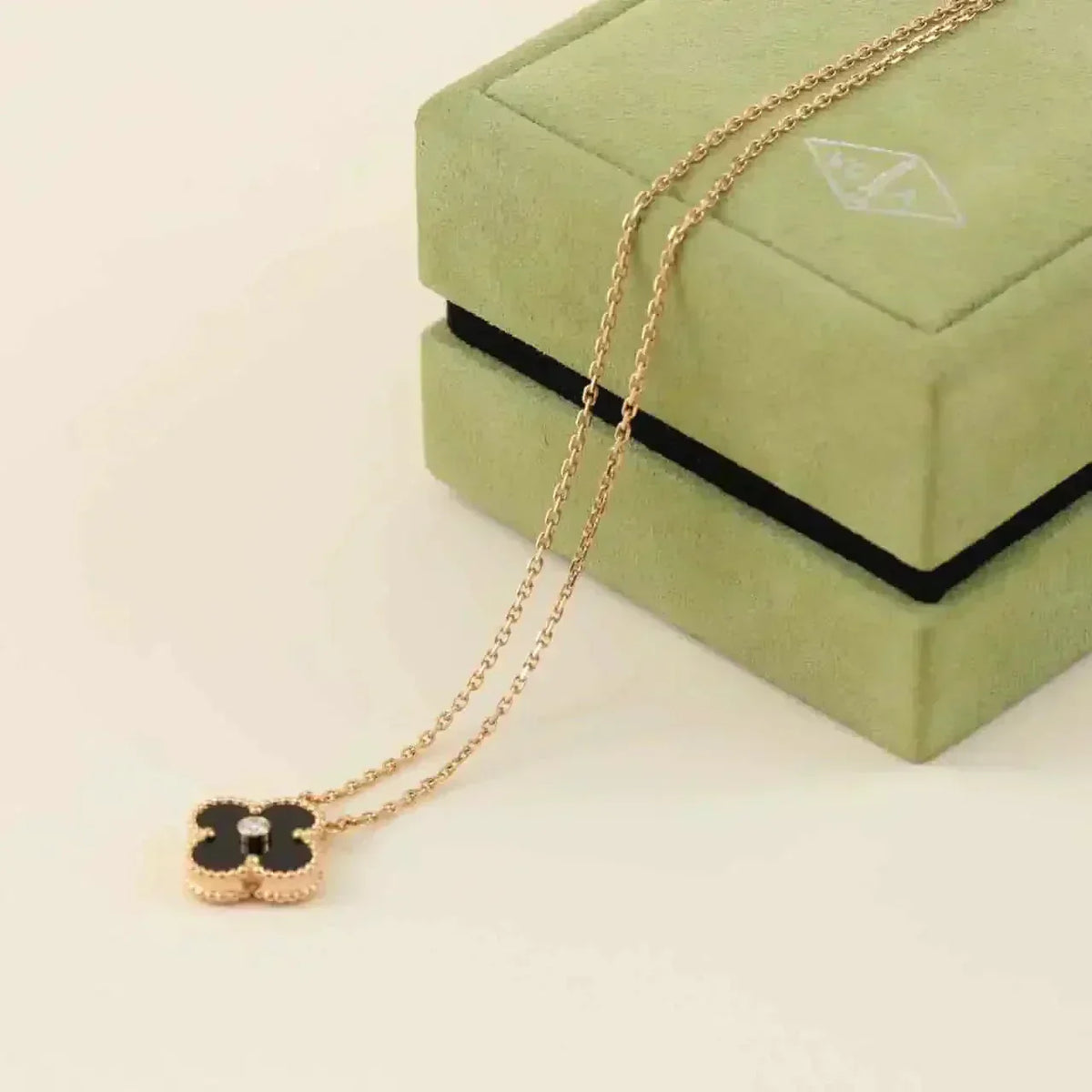 [⭐Novea]CLOVER 15MM DIAMOND ONYX NECKLACE
