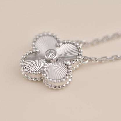 [⭐Novea]CLOVER  15MM DIAMOND LASER NECKLACE SILVER