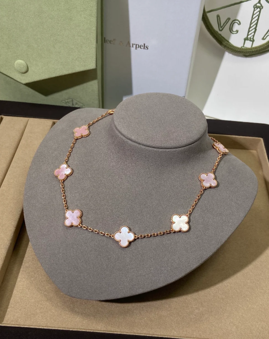 [⭐Novea Jewellery] Pink Necklace with Ten Clover Designs