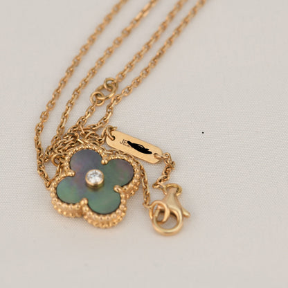 [⭐Novea]CLOVER 15MM DIAMOND AND MOTHER-OF-GREY NECKLACE