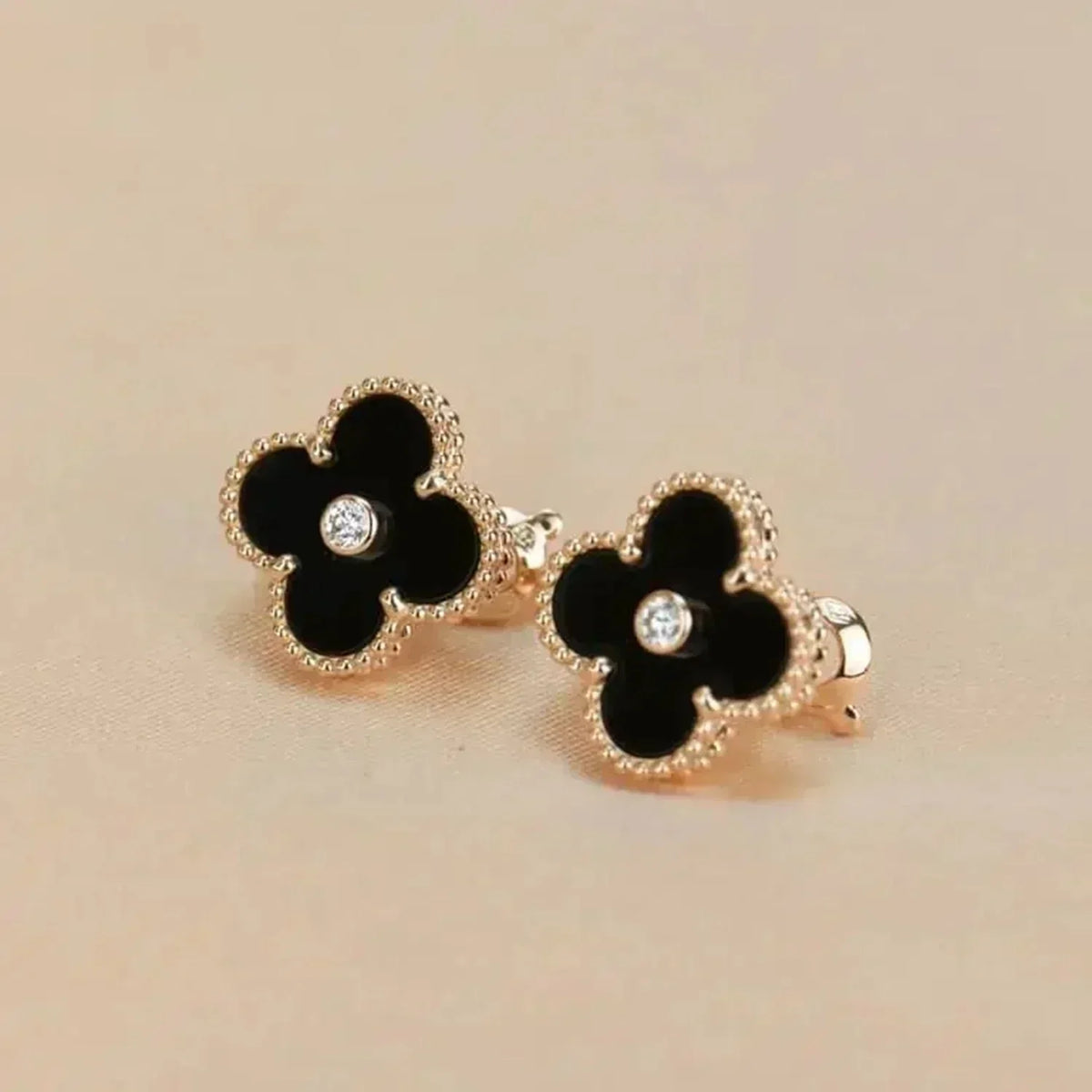 [⭐Novea]CLOVER MEDIUM 1 MOTIFS ONYX DIAMOND EARRINGS