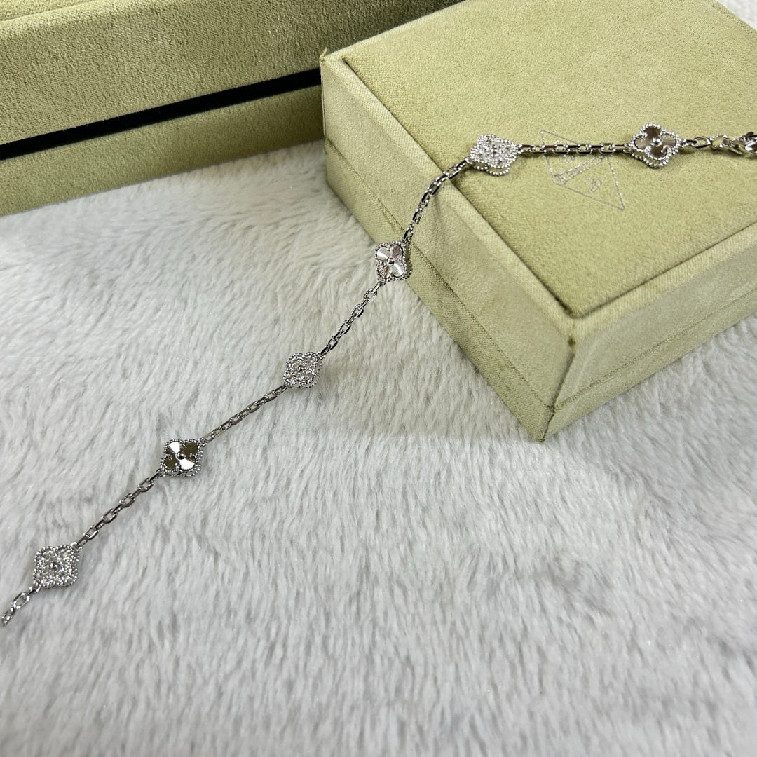 [⭐Novea]CLOVER 6 MOTIF DIAMOND LASER BRACELET