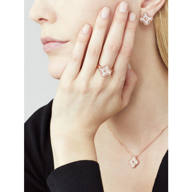 [⭐Novea]CLOVER 15MM DIAMOND SINGLE FLOWER NECKLACE