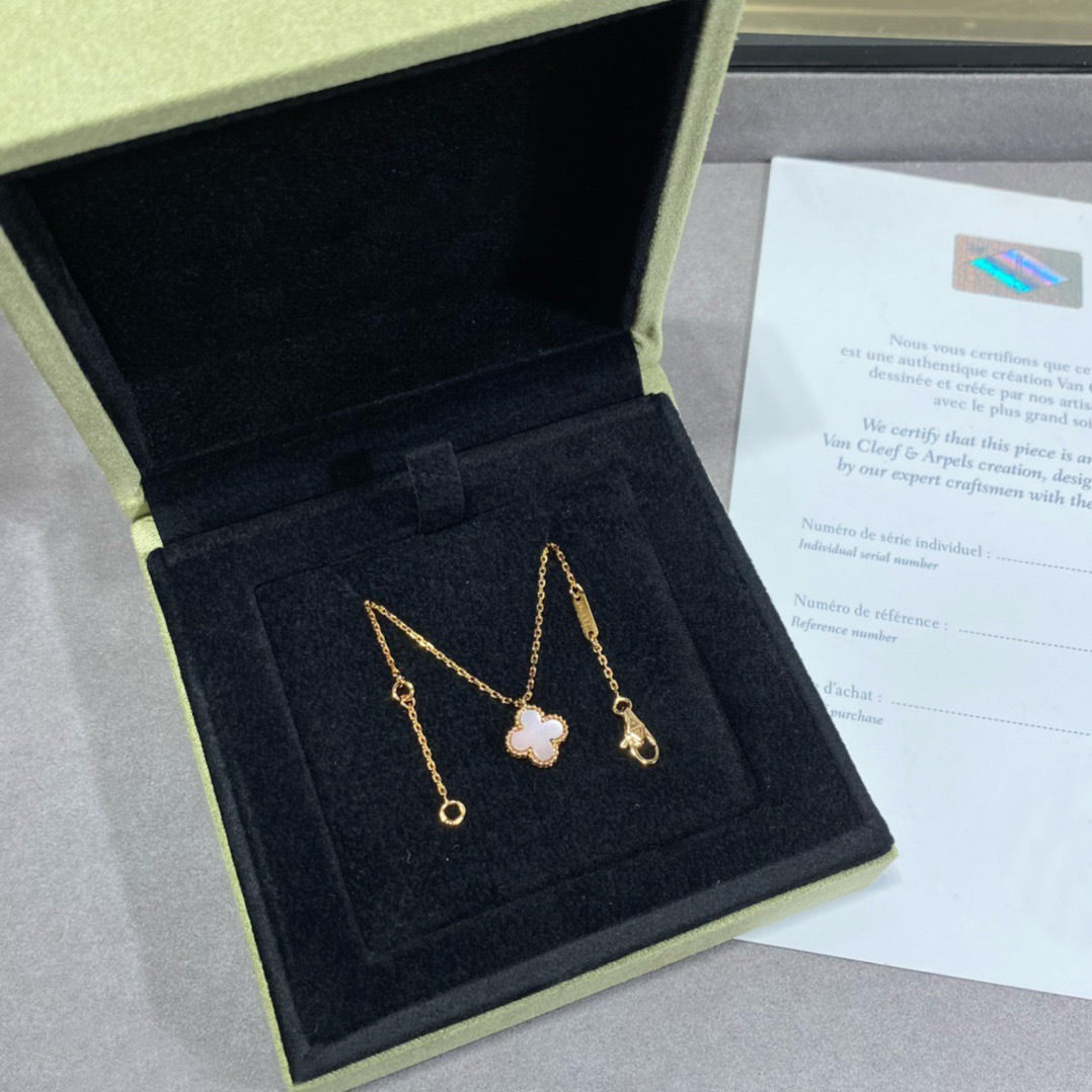 [⭐Novea]CLOVER 15MM PINK MOTHER-OF-PEARL SINGLE FLOWER NECKLACE