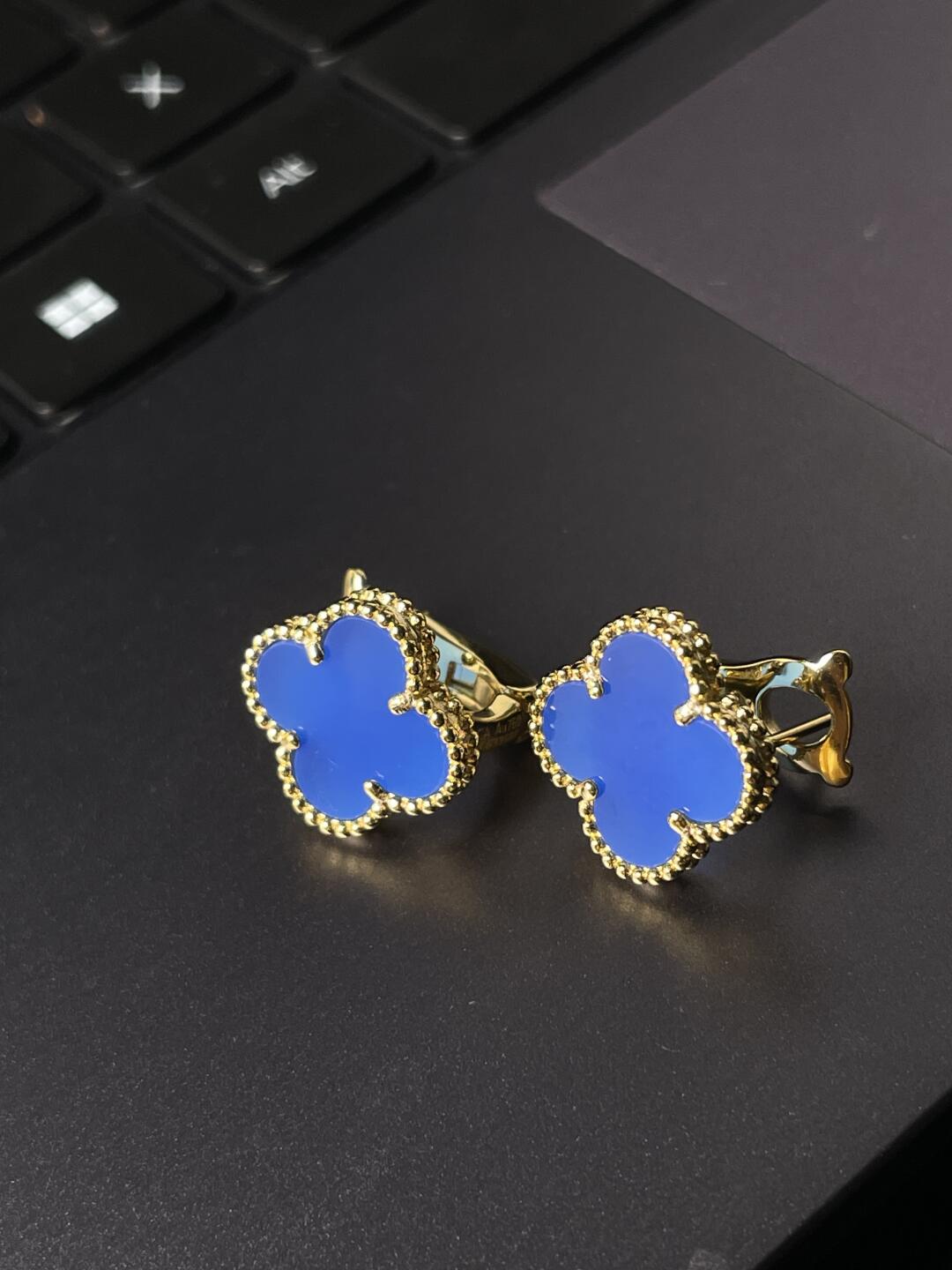 [⭐Novea] CLOVER LARGE (20mm) 1 MOTIFS BLUE MOP STUD EARRINGS