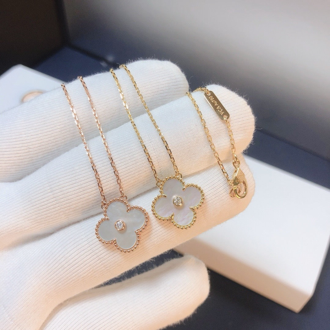 [⭐Novea]CLOVER 15MM DIAMOND WHITE FRITILLARIA NECKLACE