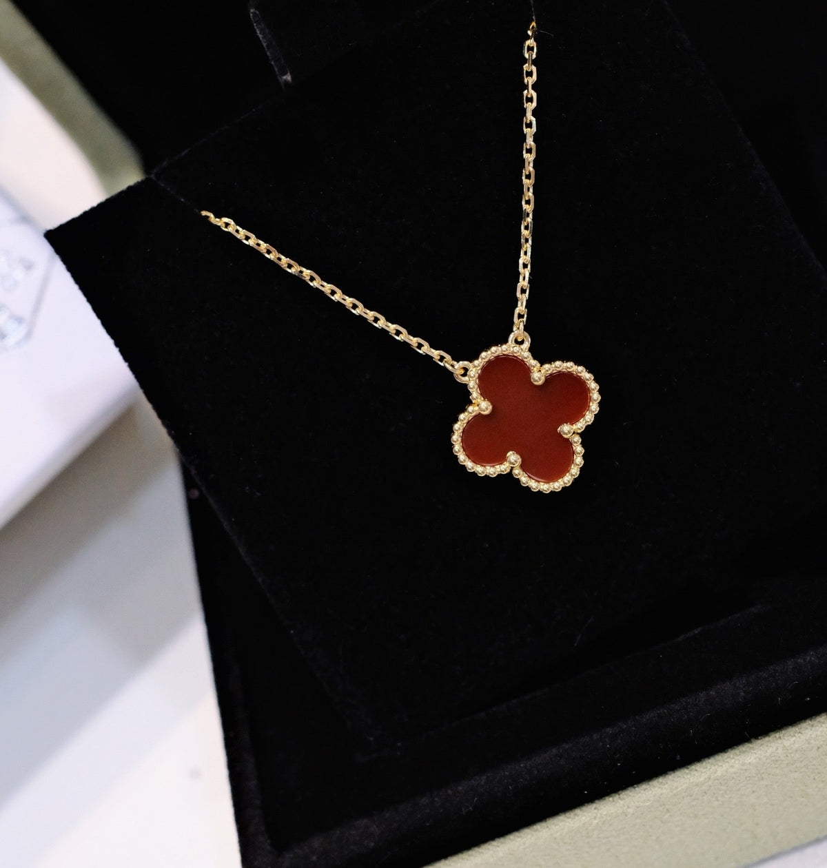 [⭐Novea]CLOVER 15MM CARNELIAN SINGLE FLOWER NECKLACE