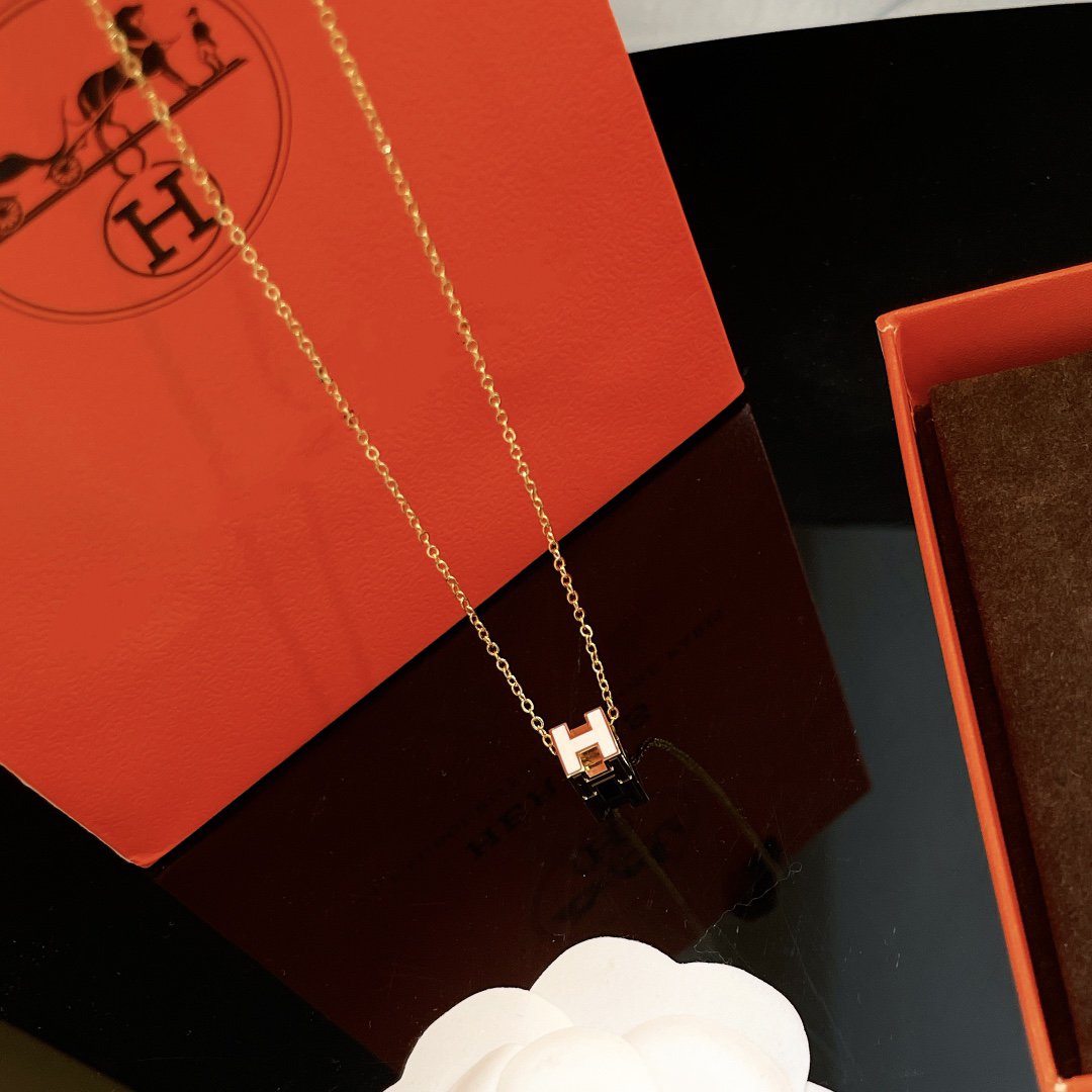 [⭐Novea]H WHITE SQUARE GOLD NECKLACE