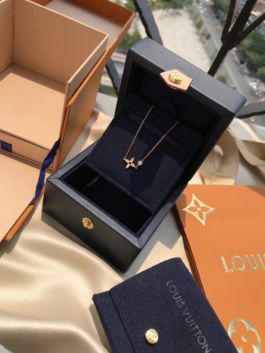 [⭐Novea]BLOSSOM PENDANT PINK GOLD AND DIAMOND