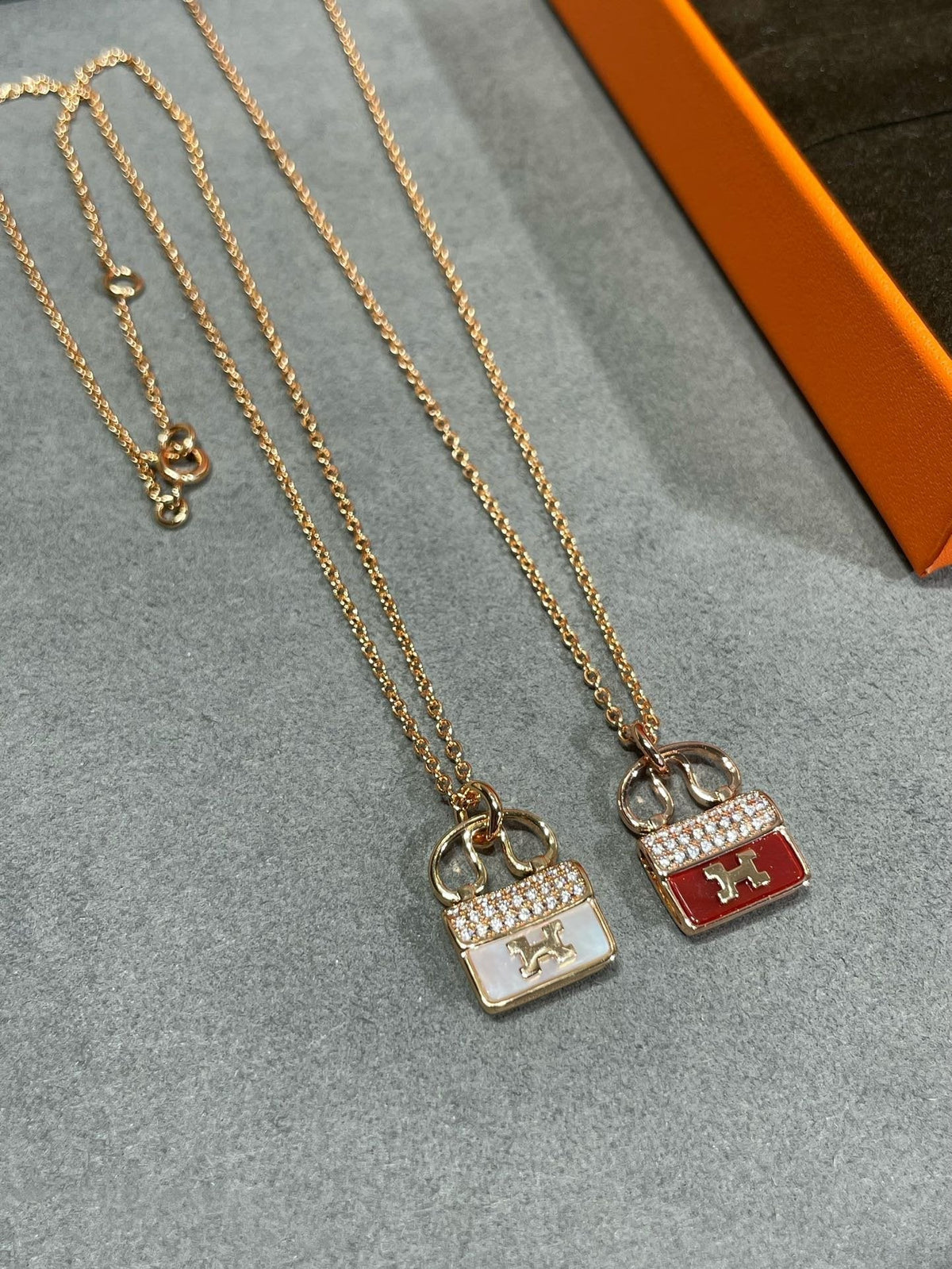 [⭐Novea]H CIRCE MOISSANITE PENDANT NECKLACE GOLD