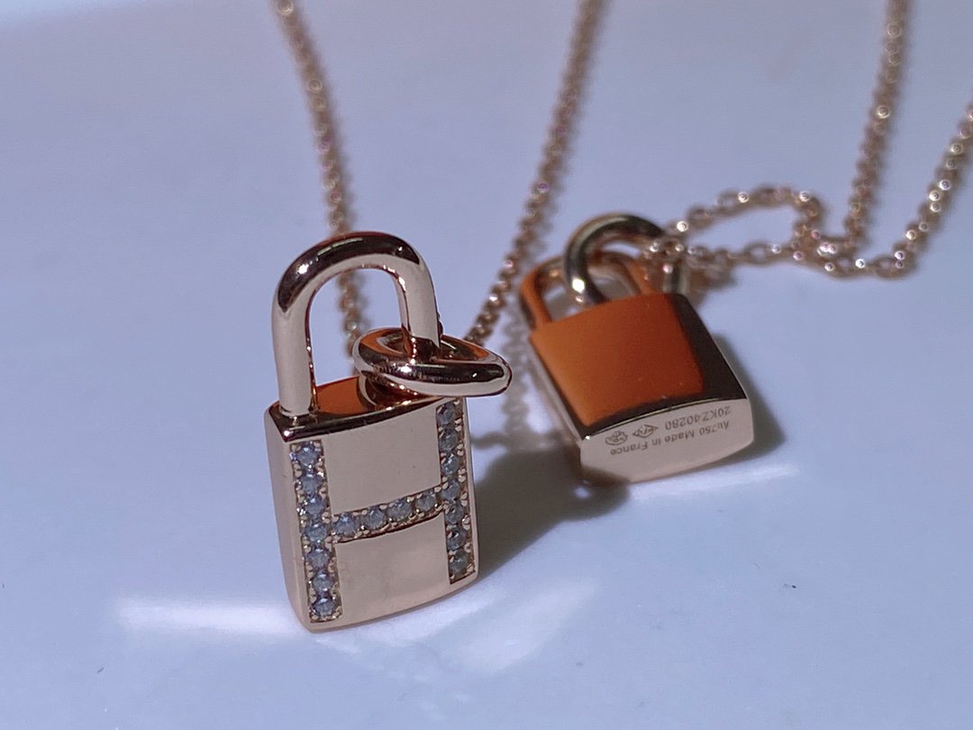 [⭐Novea]HM ADVANCED NICHE LOCK HEAD NECKLACE DIAMONDS