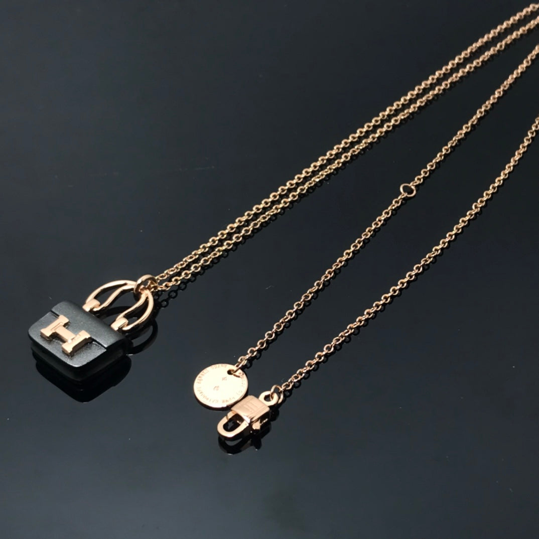 [⭐Novea]WOMEN'S HM AMULETTES CONSTANCE PENDANT NECKLACE