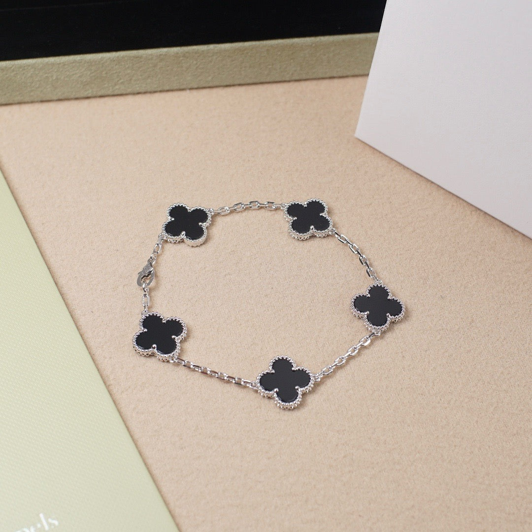 [⭐Novea] CLOVER 5 MOTIF ONYXS BRACELET COLLECTION