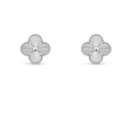 [⭐Novea]CLOVER MEDIUM 1 MOTIFS LASER EARRINGS