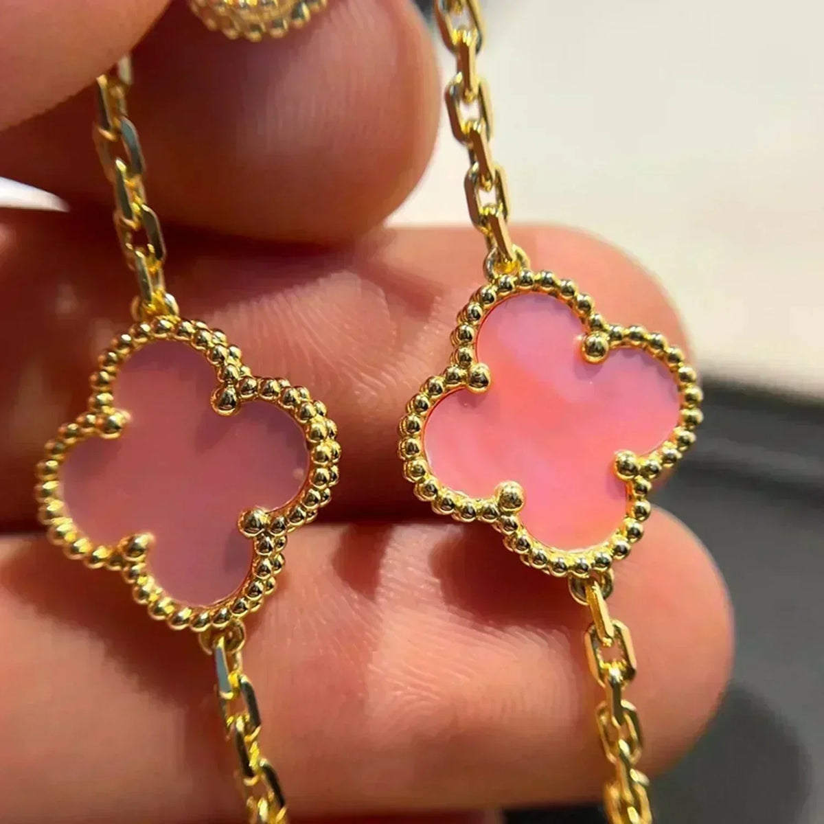 [⭐Novea] CLOVER 5 MOTIFS  PINK MOP BRACELET COLLECTION