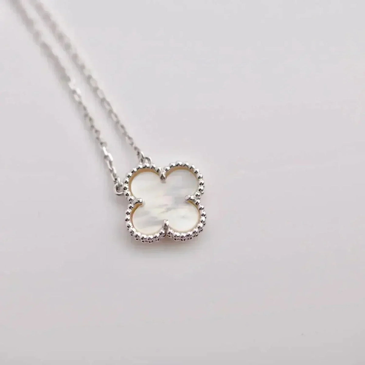 [⭐Novea]CLOVER  15MM WHITE MOTHER-OF-PEARL SILVER